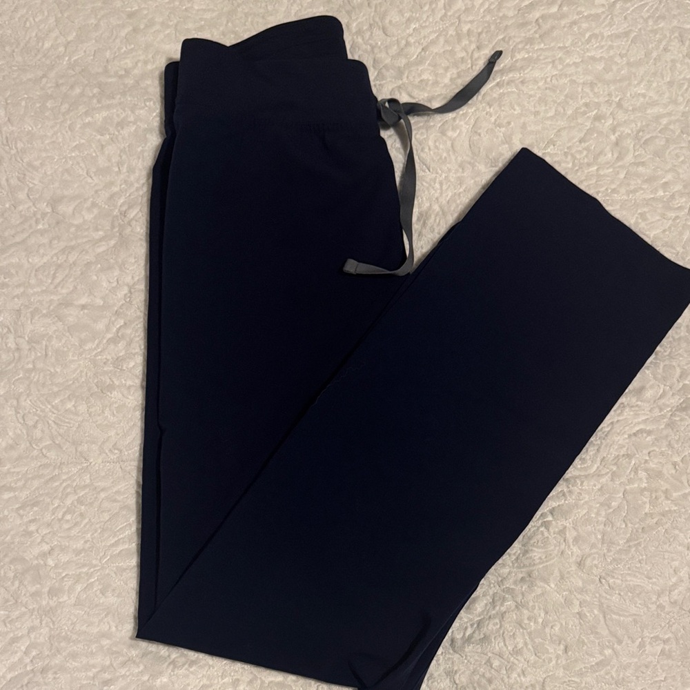 FIGS Livingston Stretch Scrub Pants in Navy